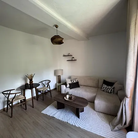 Apartment Charmant Appartement *