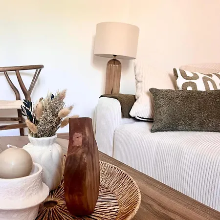 Apartment Charmant Appartement *
